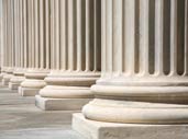Columns on the Federal Reserve Bank of Chicago building